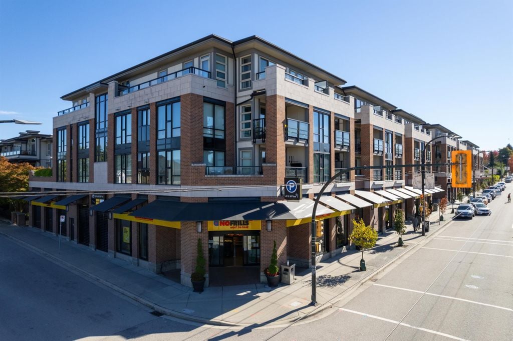 4550 Fraser St, #206