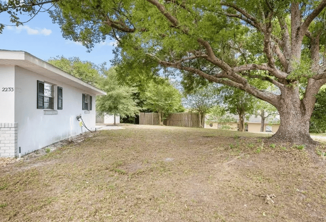 2233 North Normandy Blvd