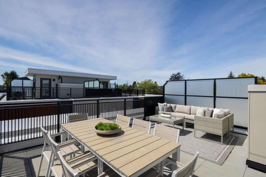 735 W 49th Ave, #233