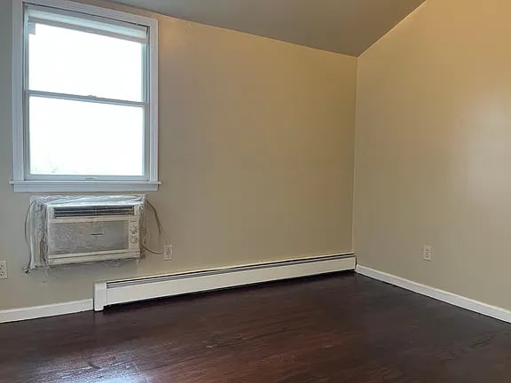 6110 230th St Fl 2