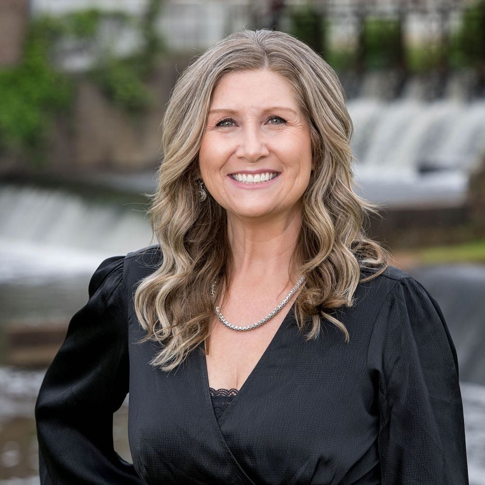 Emili Parrott Prattville, AL Real Estate Agent Headshot
