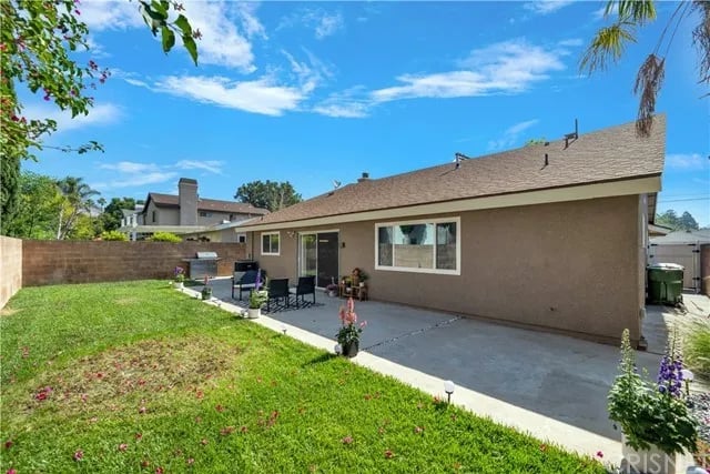 10429 Glade Ave