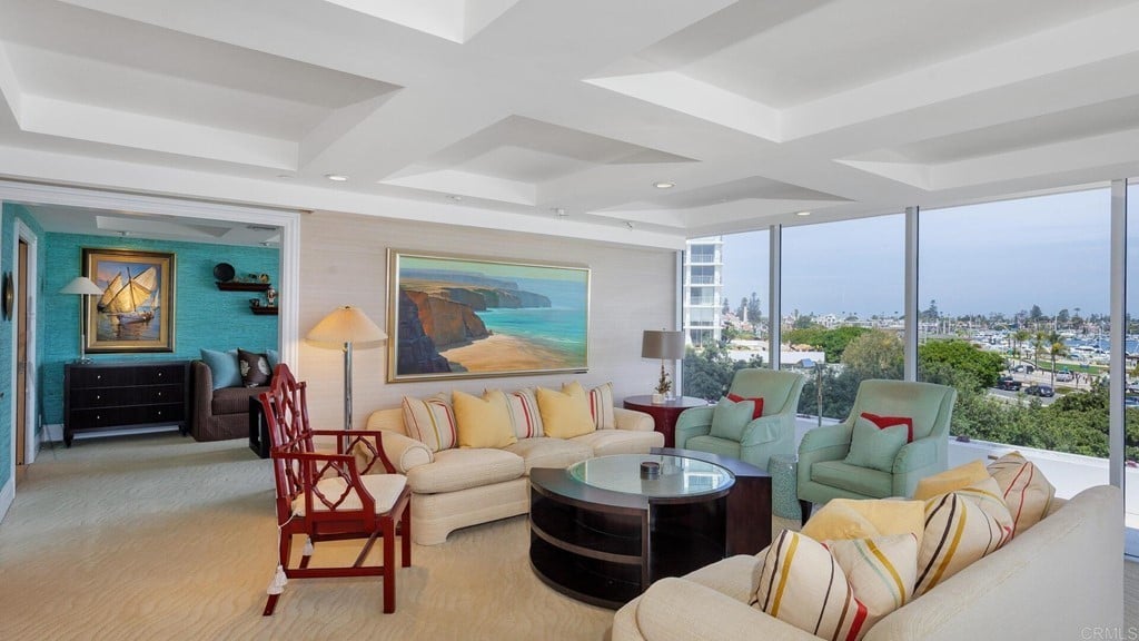 1820 Avenida del Mundo #207