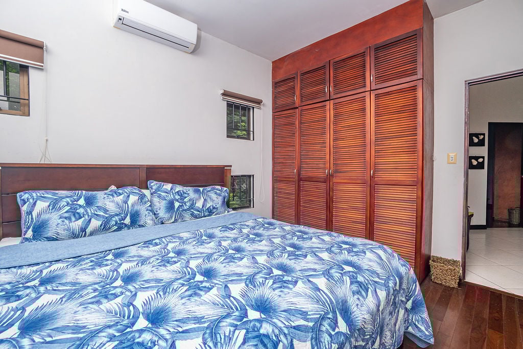 Casa Reye | Stunning 3-Bedroom Beach Home with Rooftop Ocean Views and Private Pool in Surfside, Playa Potrero