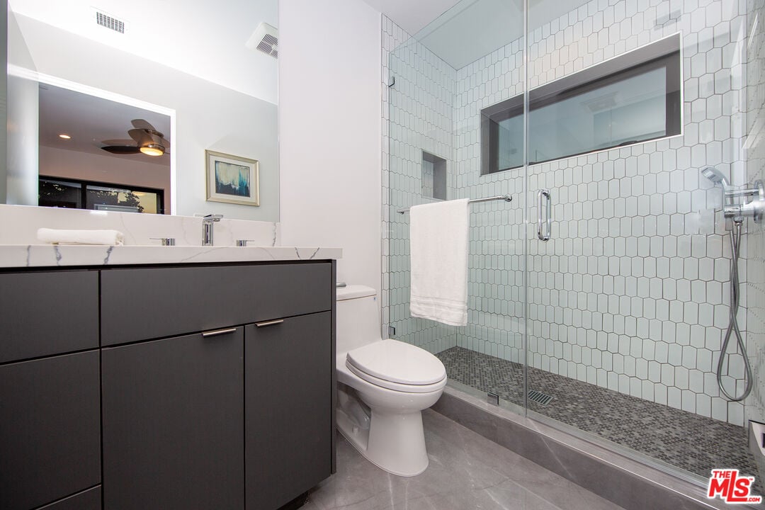 S Sherbourne Dr, 90035