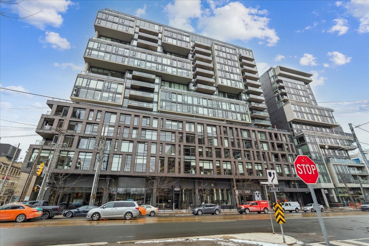 111 Bathurst St 423