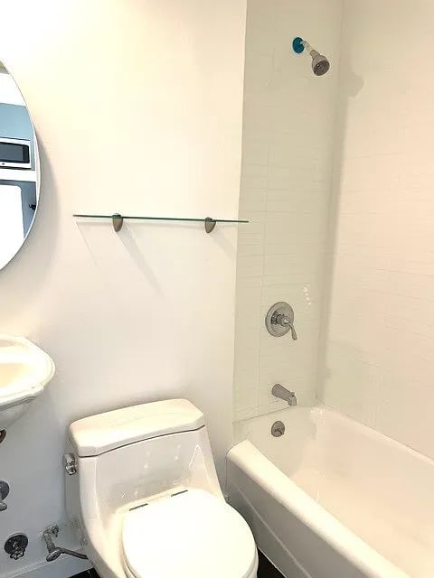 260 West 21st St, #2N