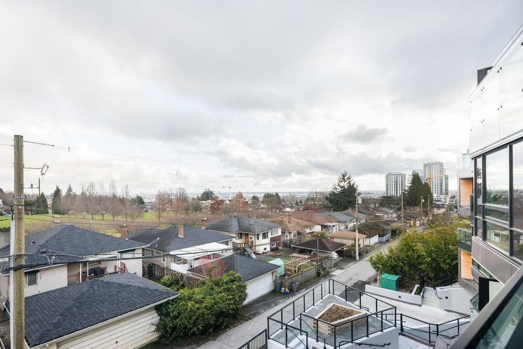 7638 Cambie St, #307