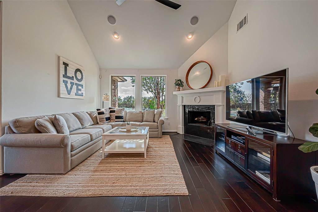 28035 Castle Park Ln