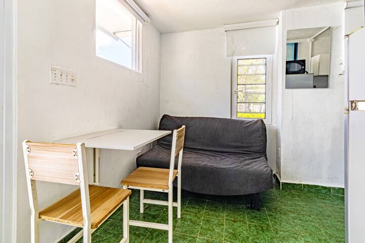 Beach House Apt 9 • 1BR + Sofa Bed • Full Kitchen - Airbnb