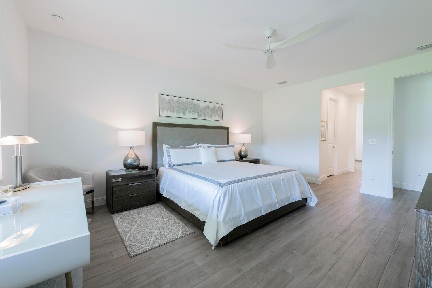 6358 Arcadia Square
