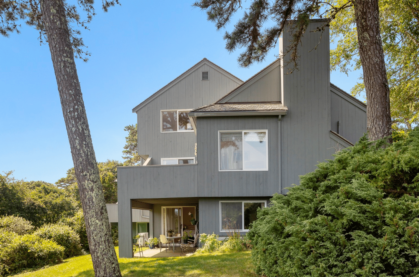 Oak Bluffs Renovated Retreat