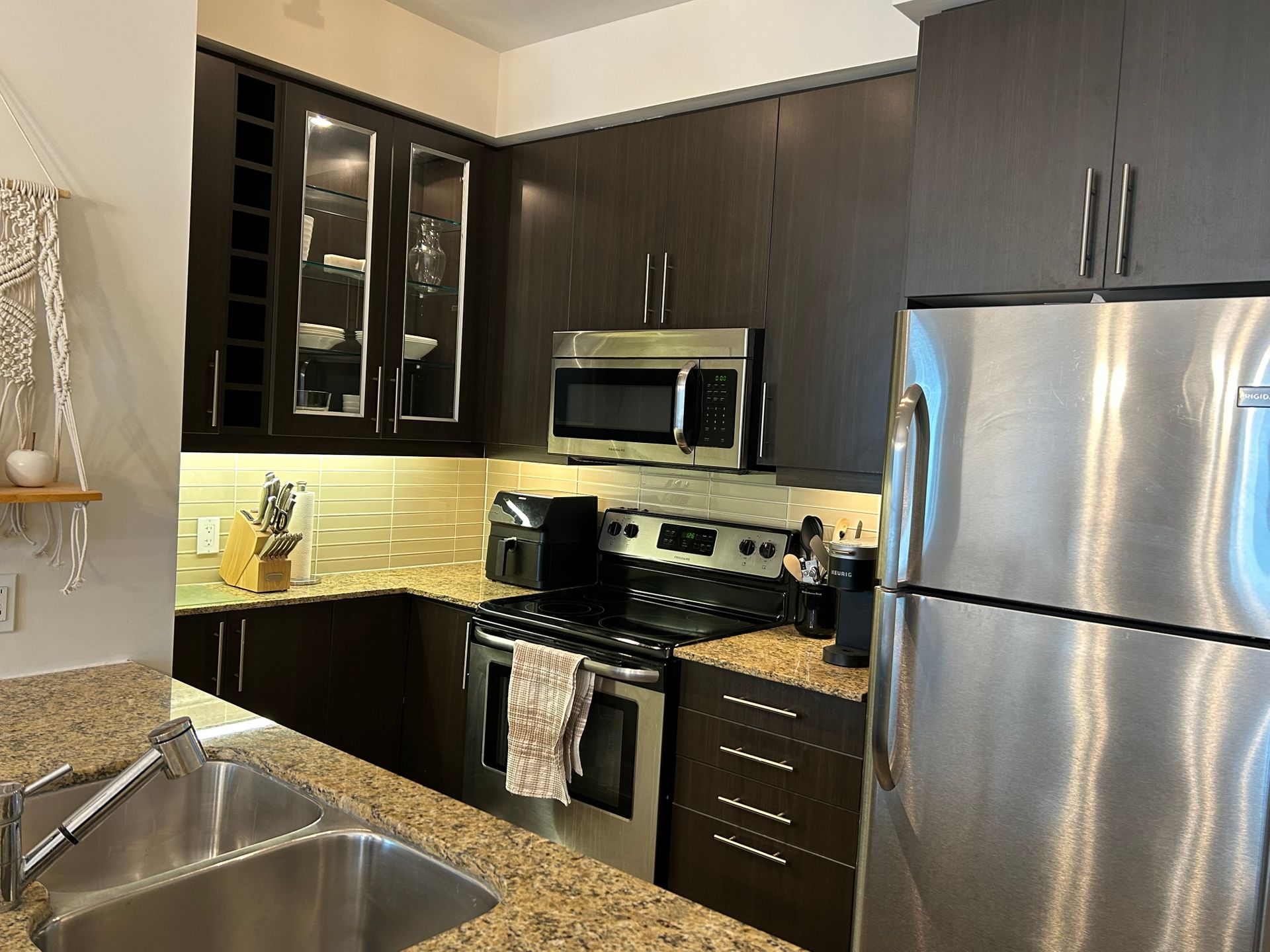 530 St Clair Ave W Unit: 1605