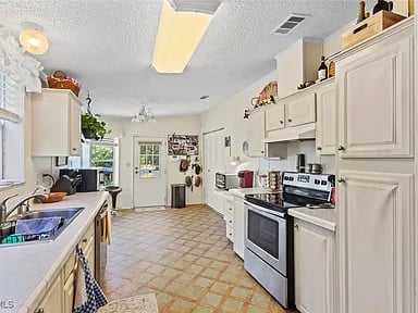 29414 Pine Villa Cir