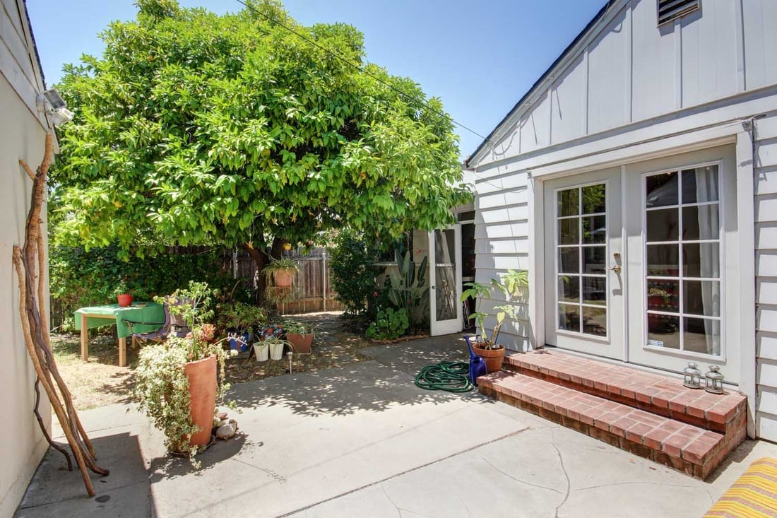 Just Listed! Excellent Location! and Under $300K!