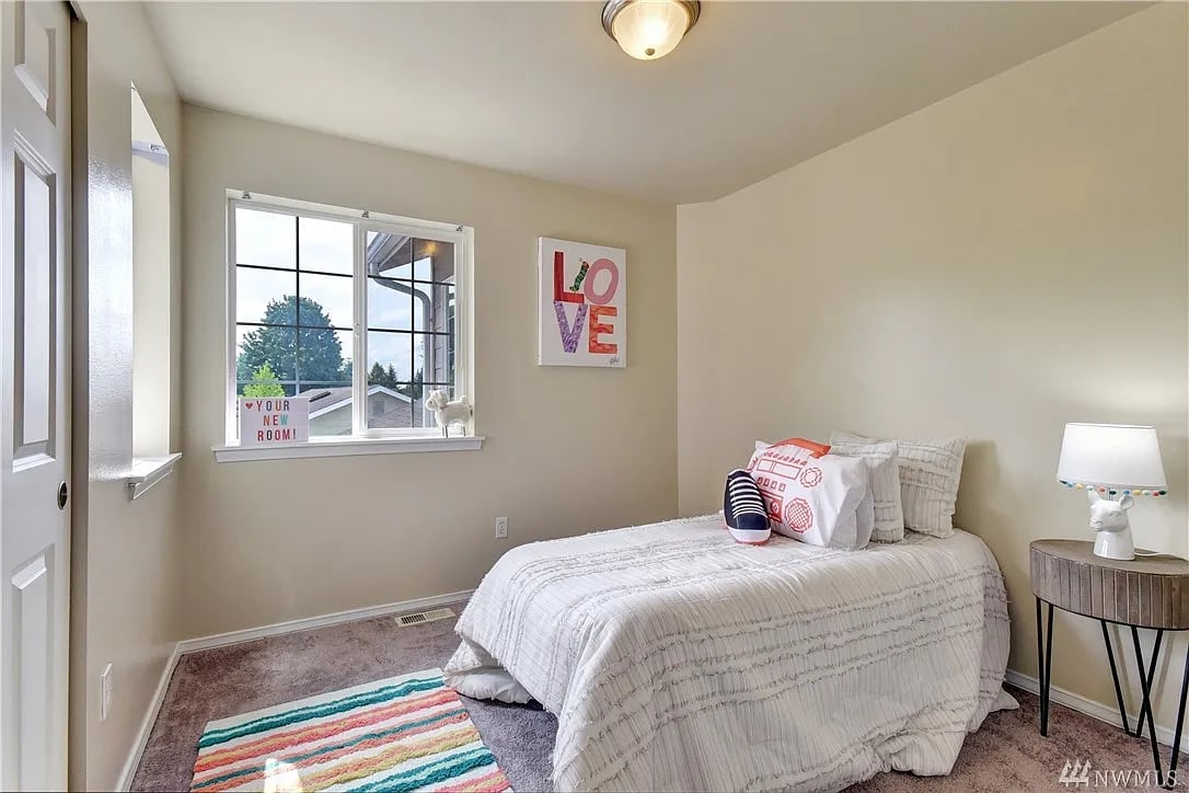 8605 14th Pl SE