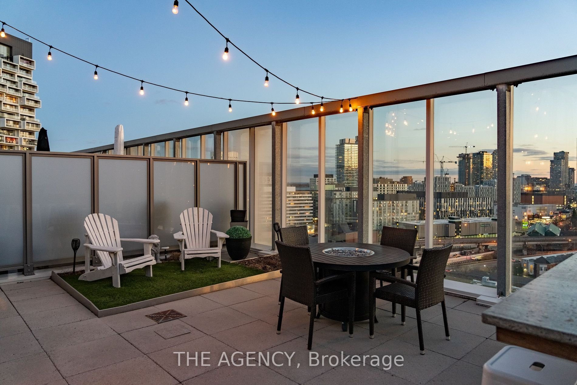 PENTHOUSE LIVING IN CORKTOWN