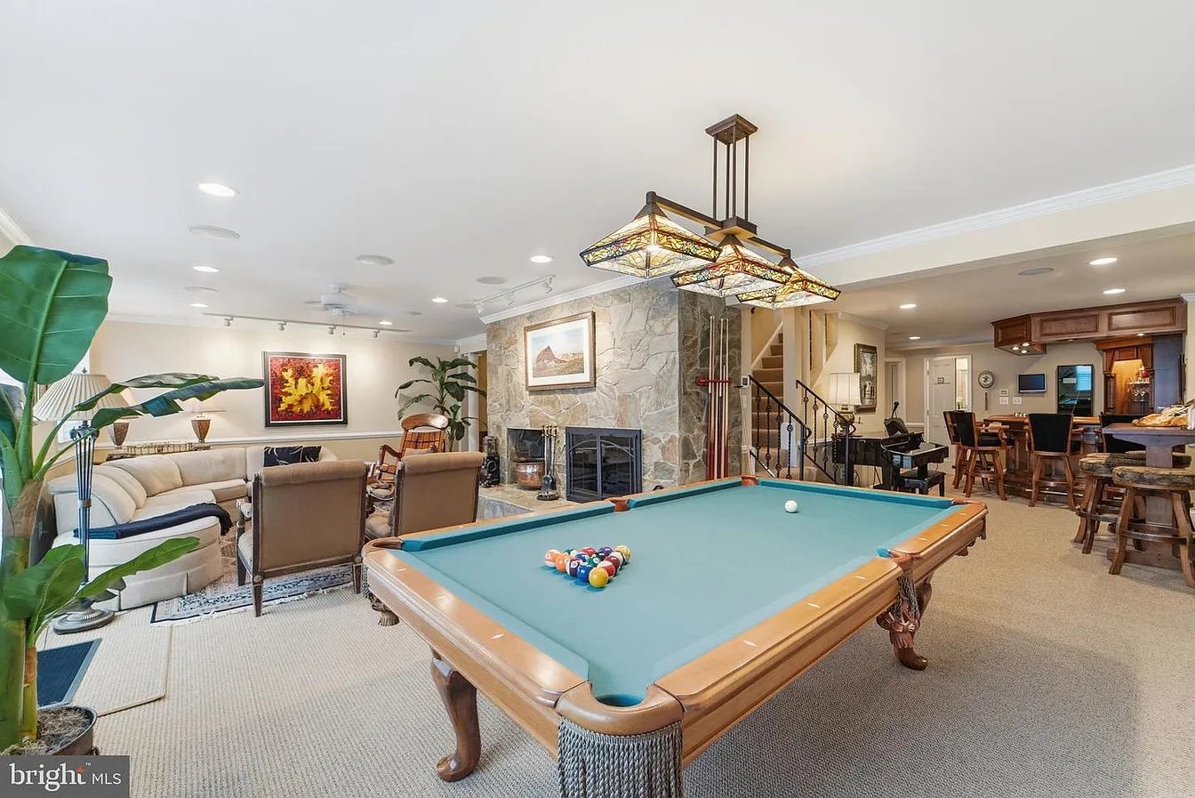 304 Chesapeake Dr