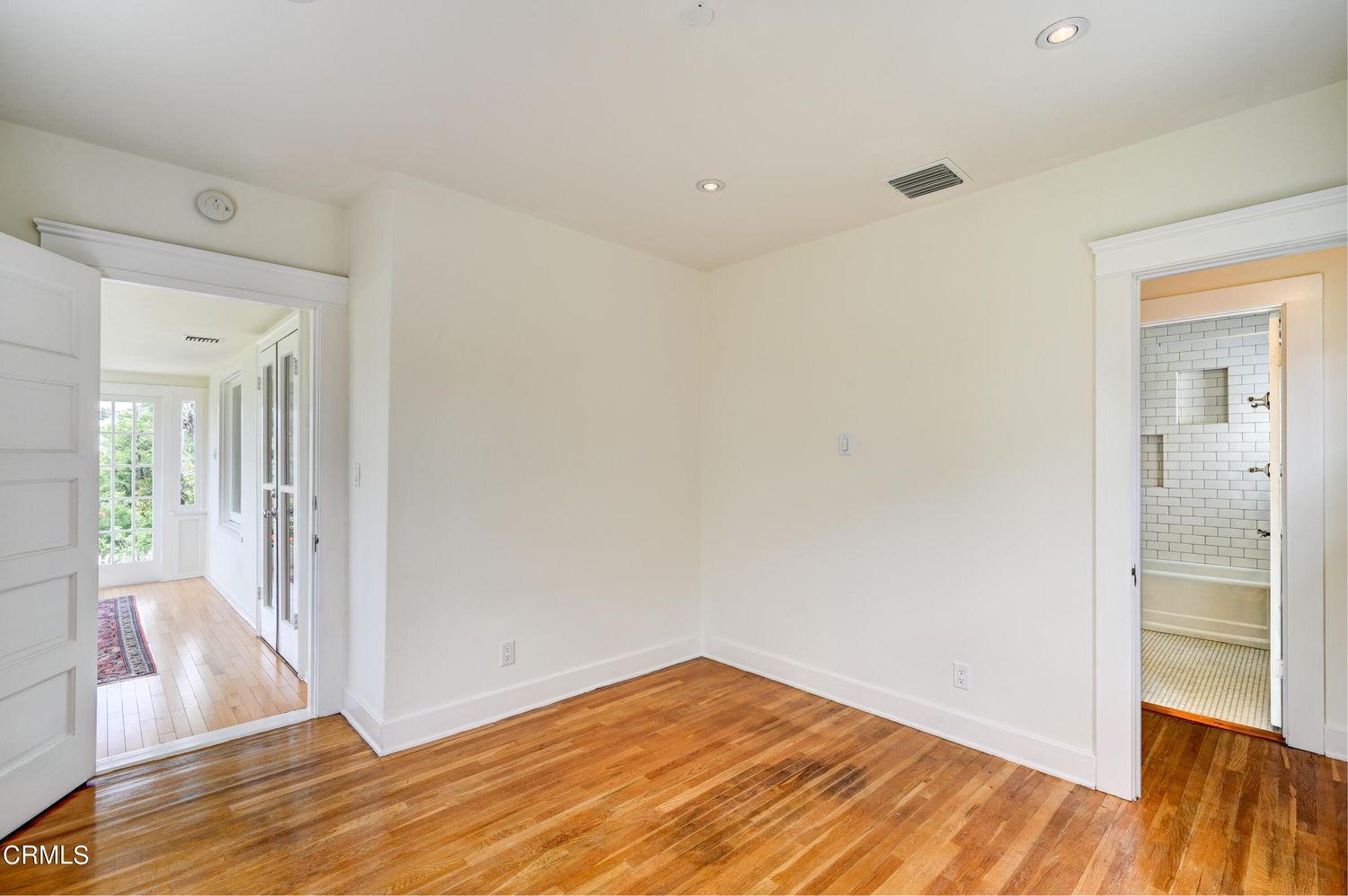 2296 Hidalgo Ave