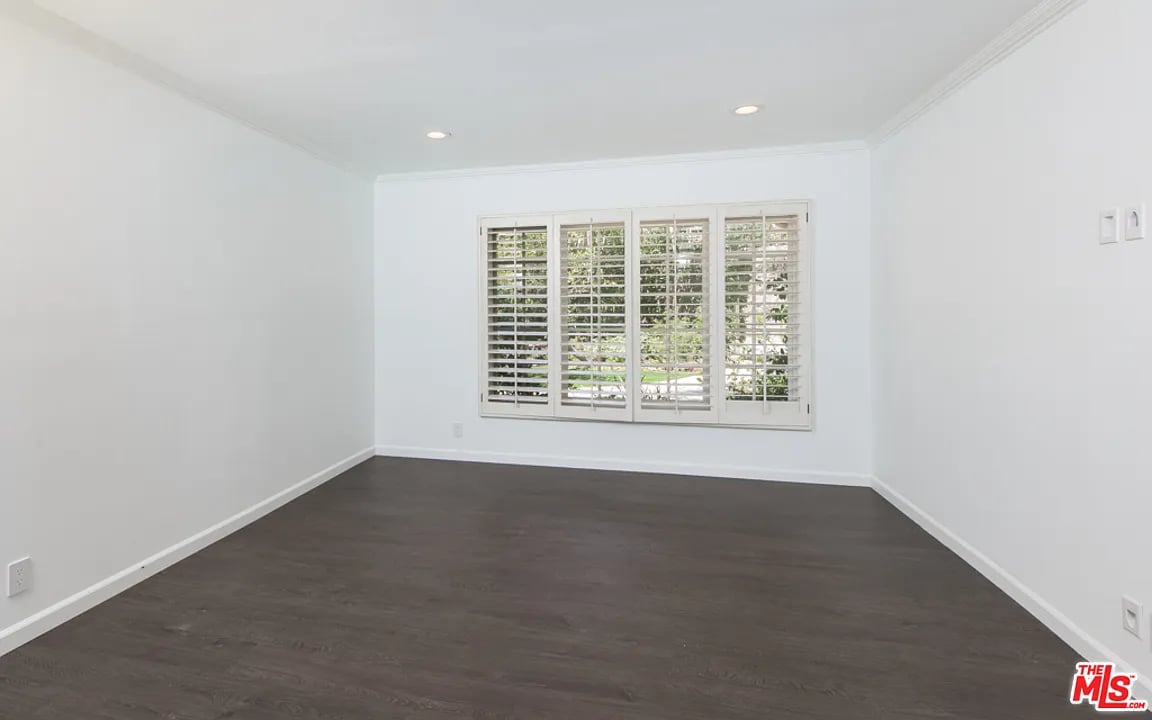 1142 San Ysidro Dr