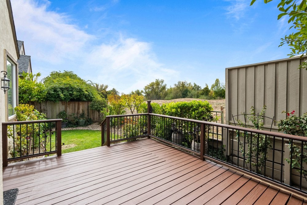 2010 Falcon Ridge Dr