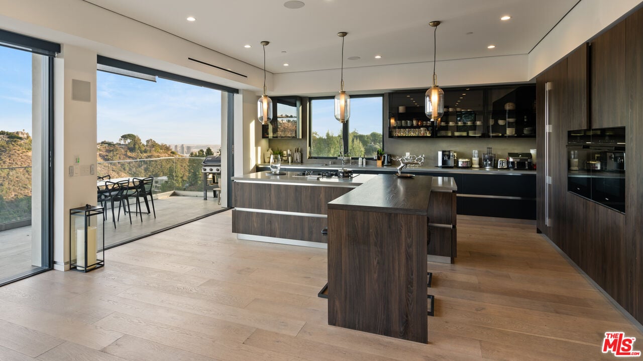 Aurelian Crest, Linda Flora Dr, 90049