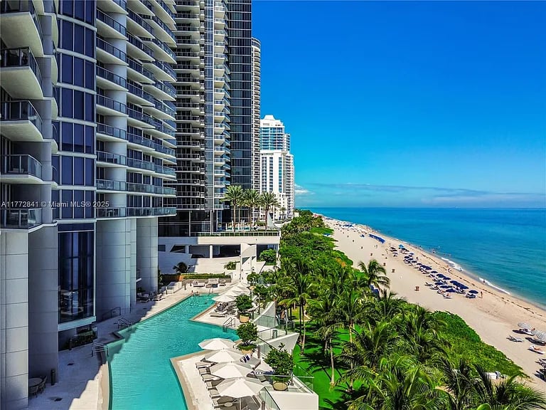 17001 Collins Ave # 2508