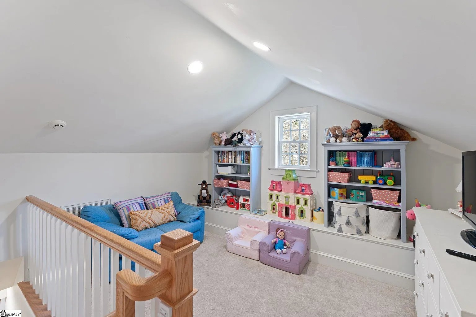 22 N Brookwood Dr