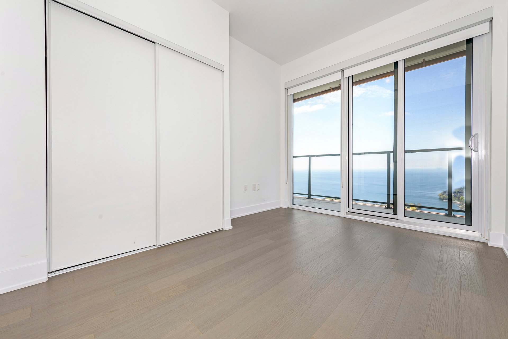 30 Shore Breeze Drive Unit: 5708
