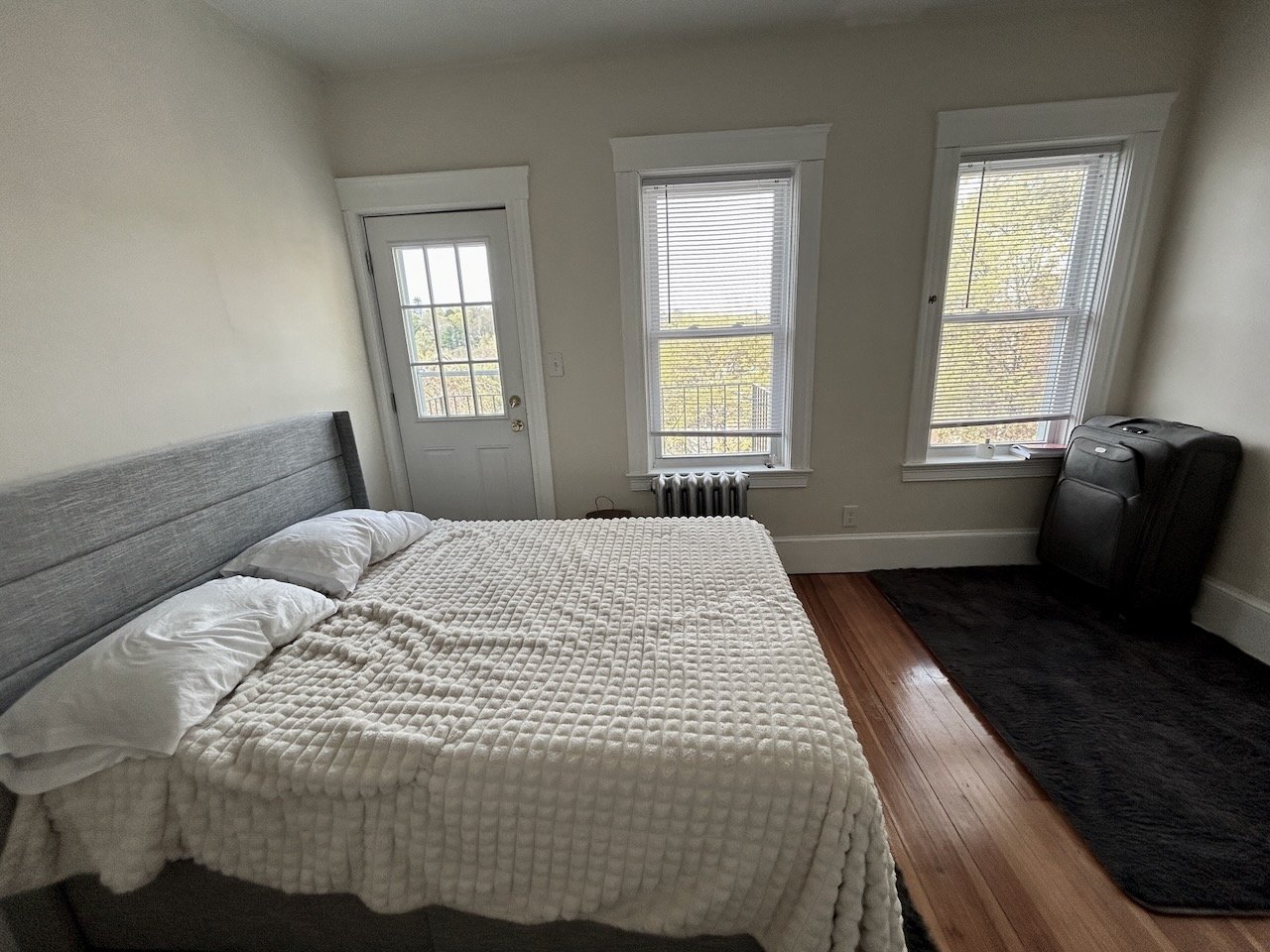 Sunny 4 Bed 2 Bath in the Heart of Brookline - Heat and Hot Water Included - 9.1