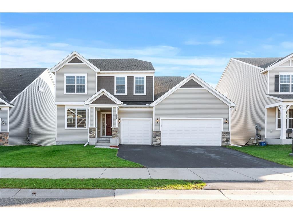 609 Searles Street, New Brighton, MN 55112-2317