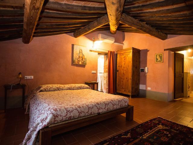 Enchanting Countryside Estate in Arezzo