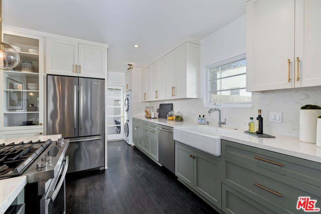 4164 EDENHURST AVE