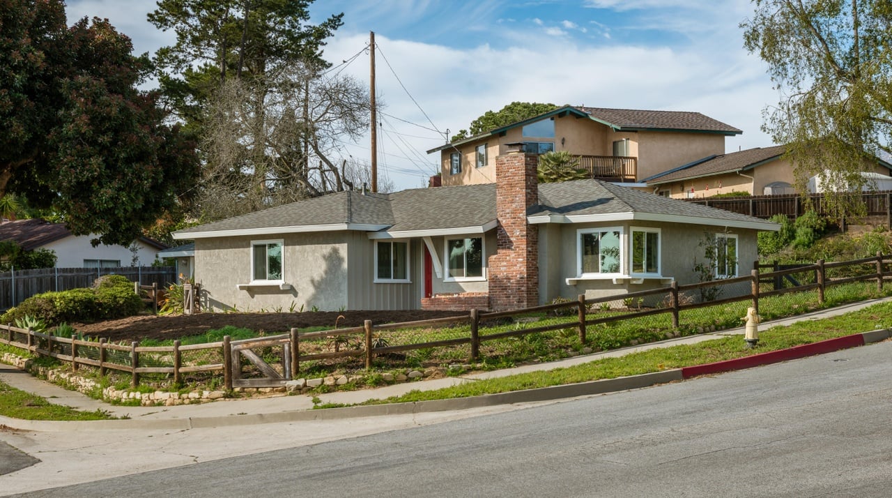 829 Roberto Ave