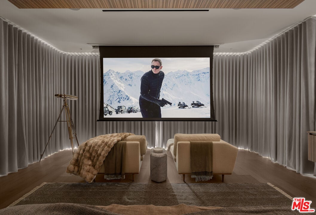 Fairmont Heights, Palisades Beach Rd, 90403