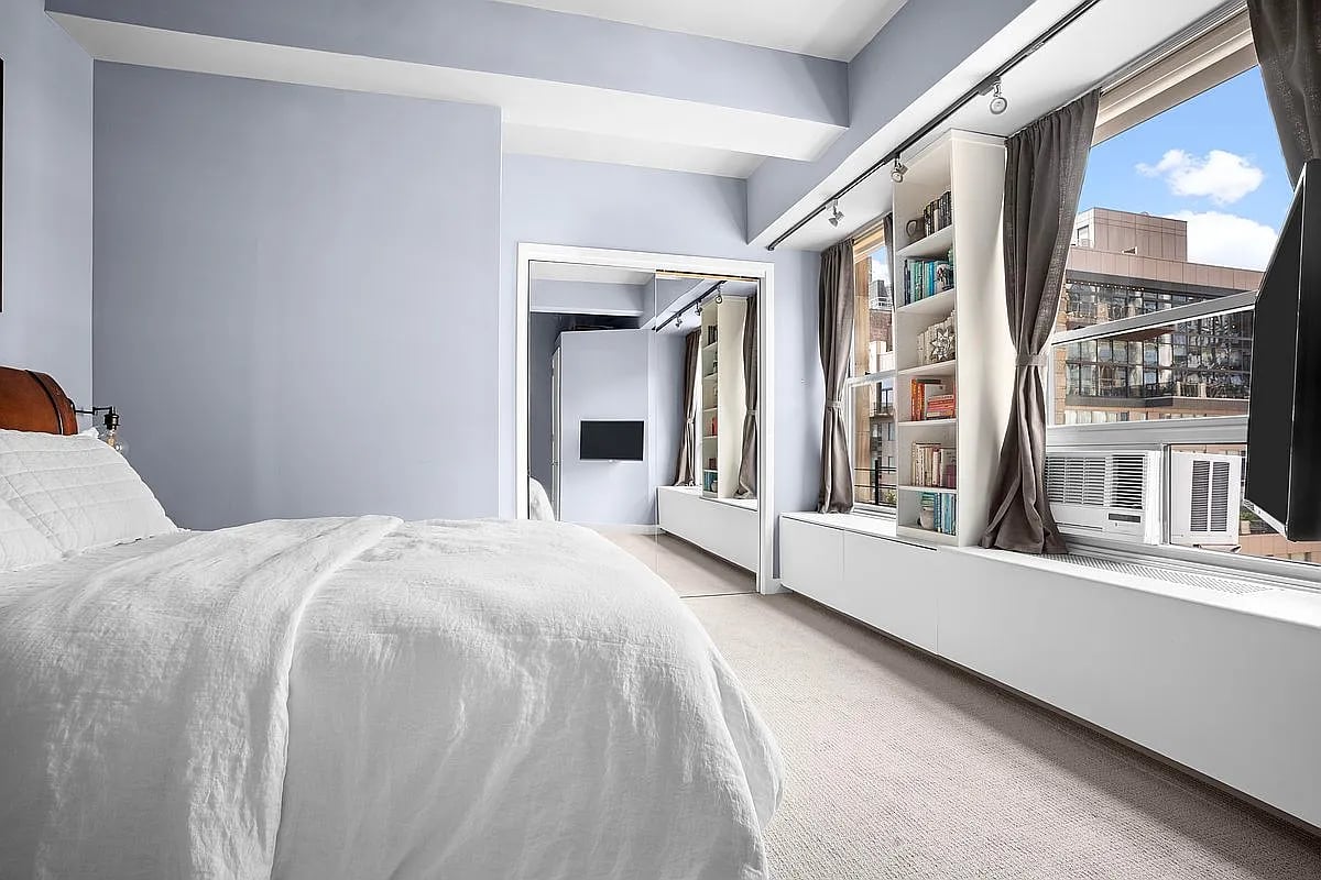 425 Park Ave S APT 16B