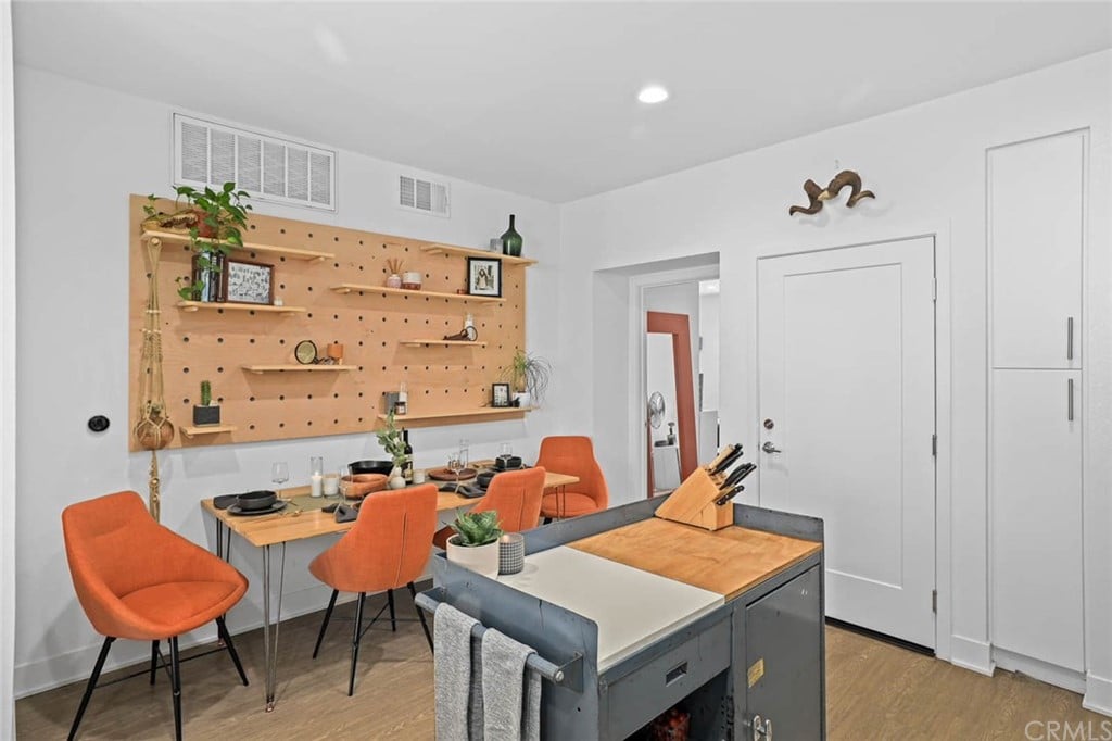 118 S Avenue 50, Unit 204