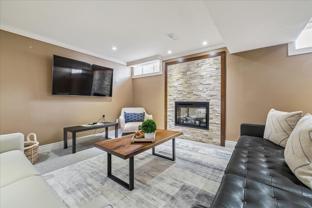 2509 Armour Crescent