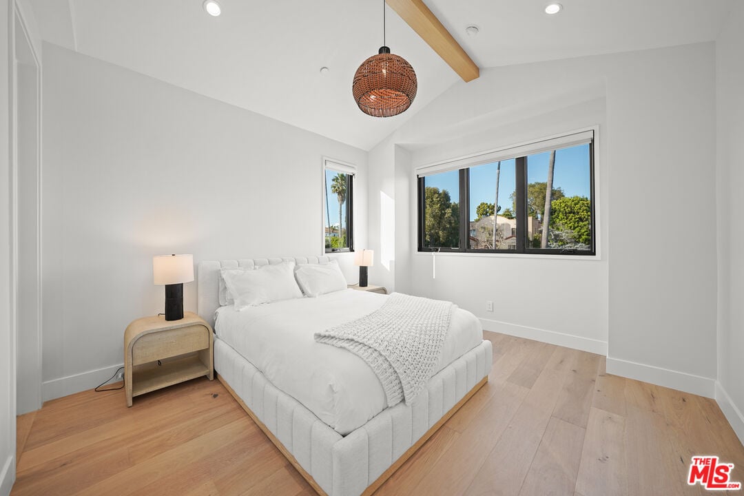 Fairmont Reserve, S Bundy Dr, 90049