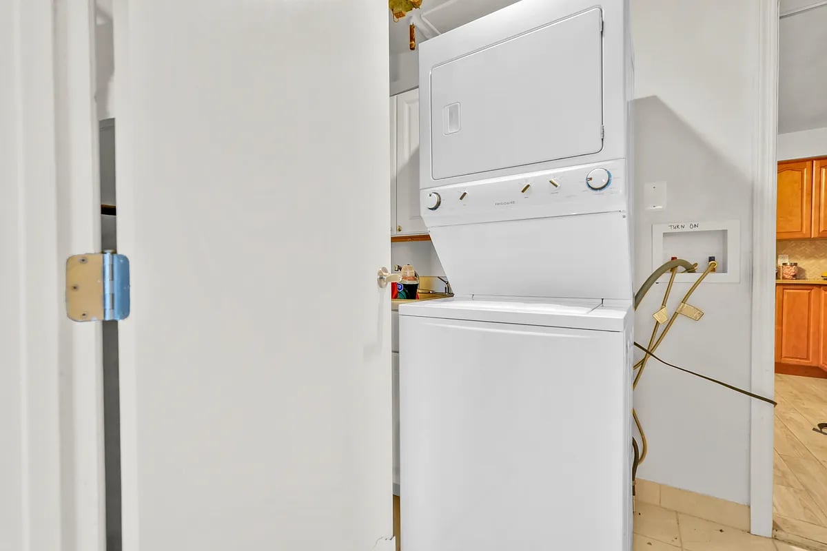 95-19 160th Ave #2FAM