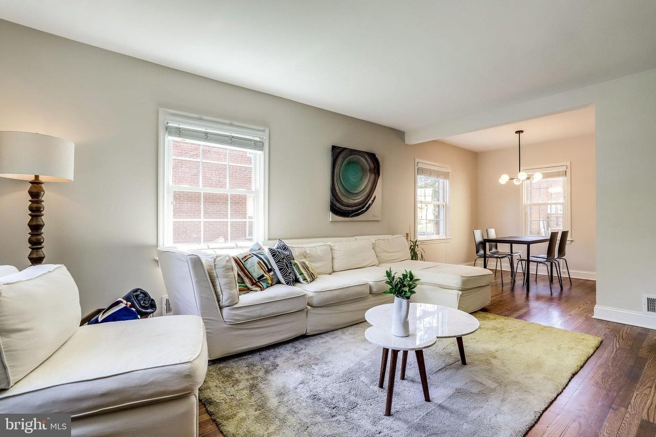 2522 N Winchester St