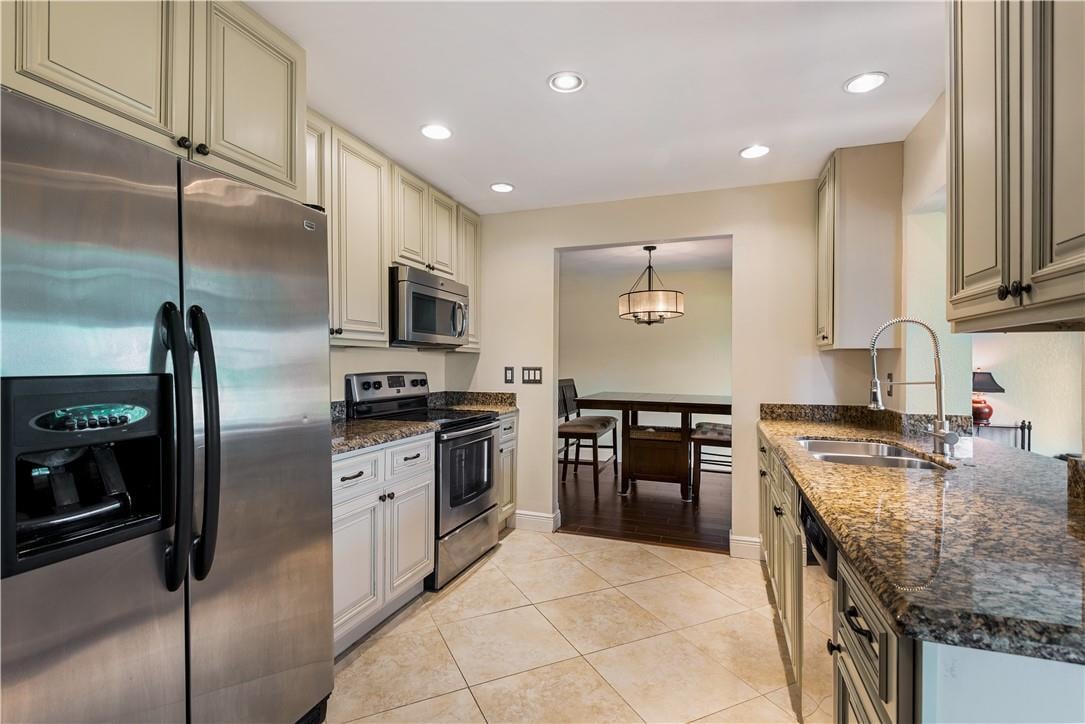 1120 NW 48th Pl