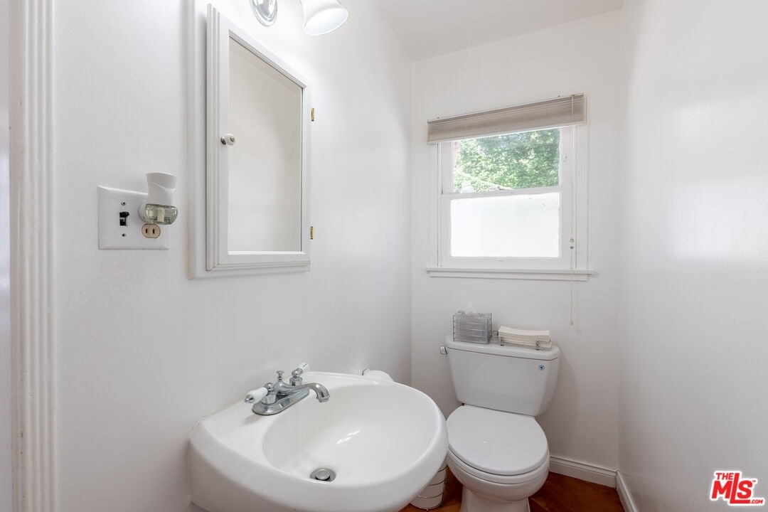 1455 S Roxbury Dr