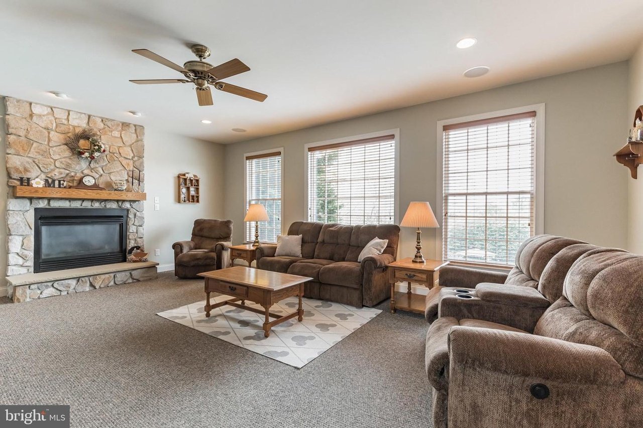 1366 Worthington Ct