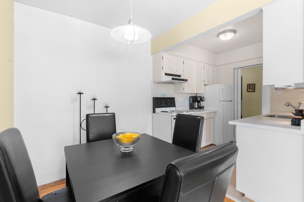 1750 Esquimalt Ave, #504