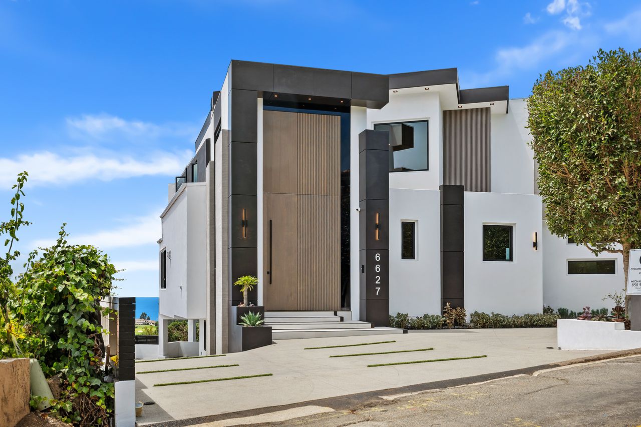 6627 Muirlands Dr, La Jolla, CA 92037