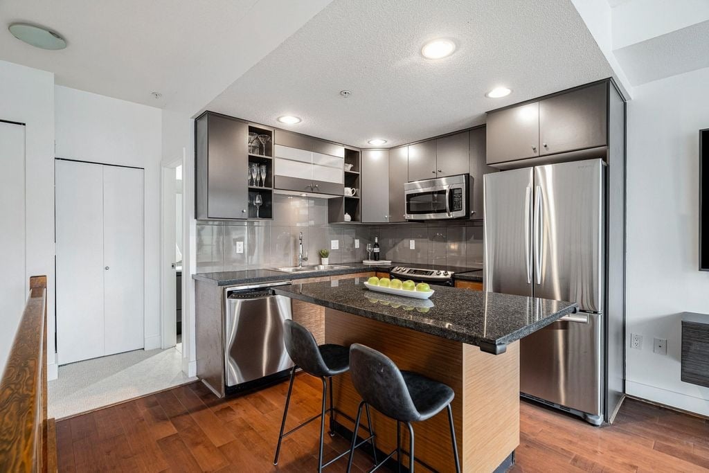 728 W 14th St, #16