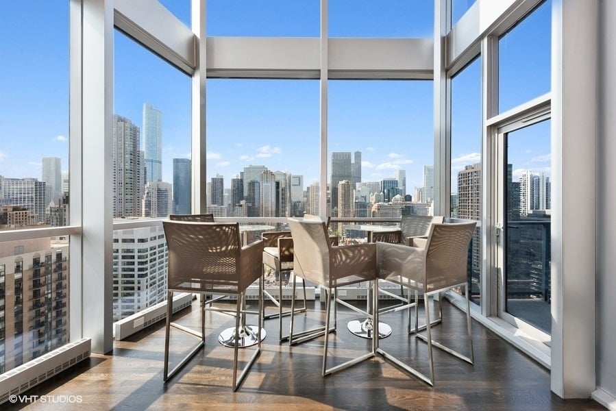 110 W Superior St #2701
