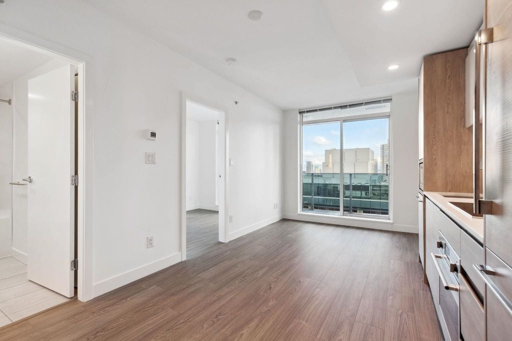 13615 Fraser Hwy, #2307