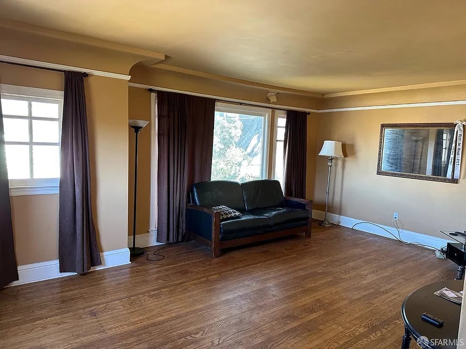 295 Staples Ave